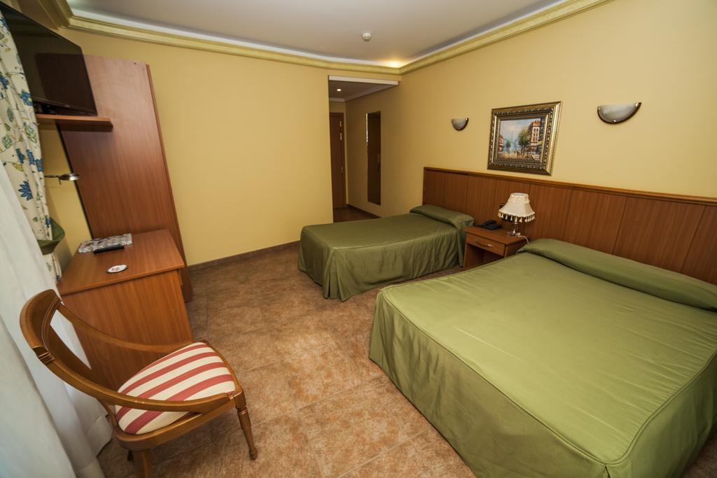 Hotel Real De Castilla Tordesillas Rum bild