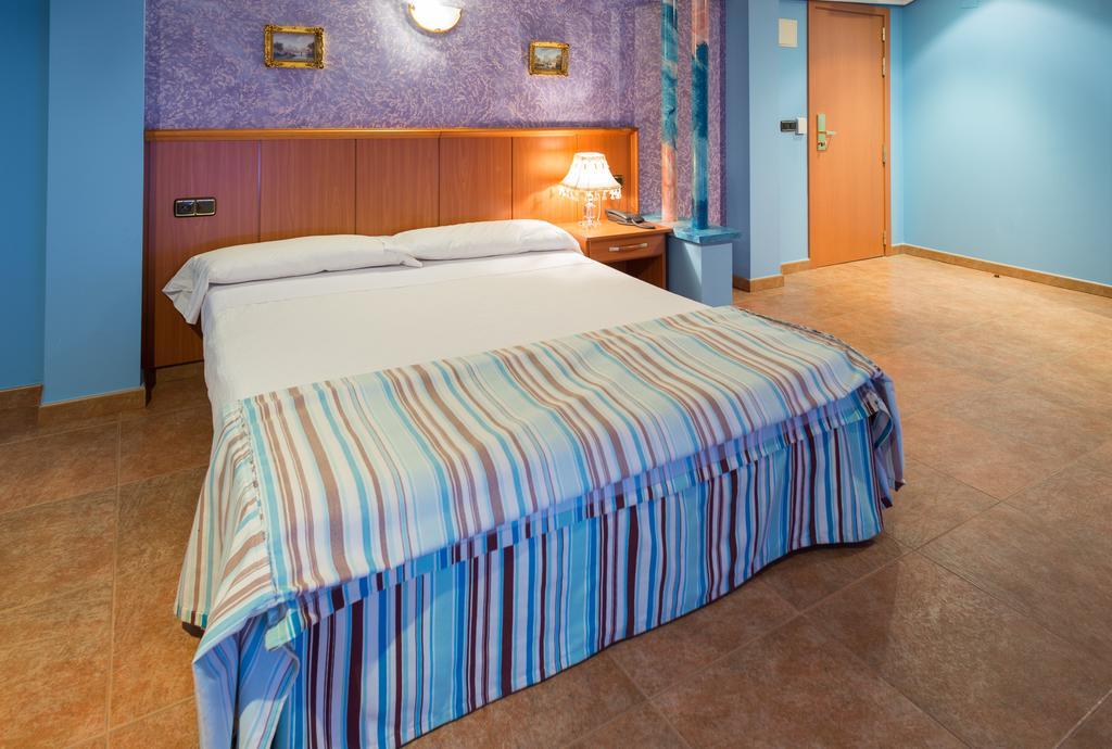 Hotel Real De Castilla Tordesillas Rum bild