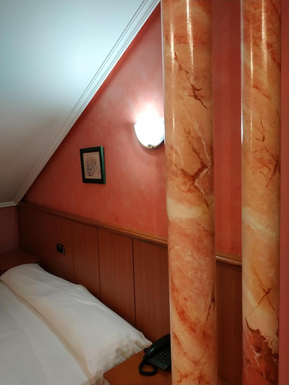 Hotel Real De Castilla Tordesillas Exteriör bild